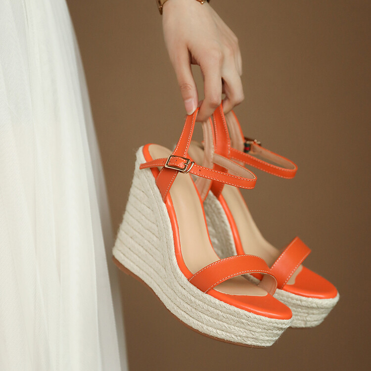 Women's Platform Wedge Sandals with T-Strap and Buckle - Image 3